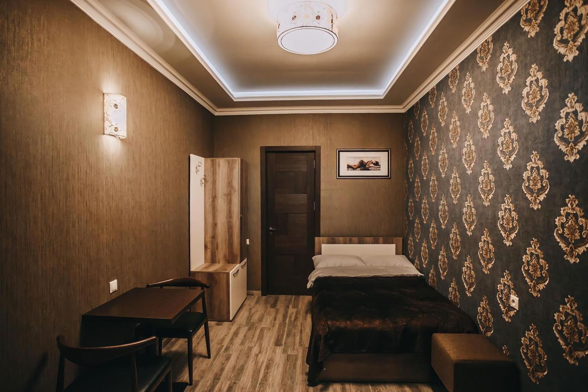 7 Rooms Hotel Tserovani Eksteriør billede