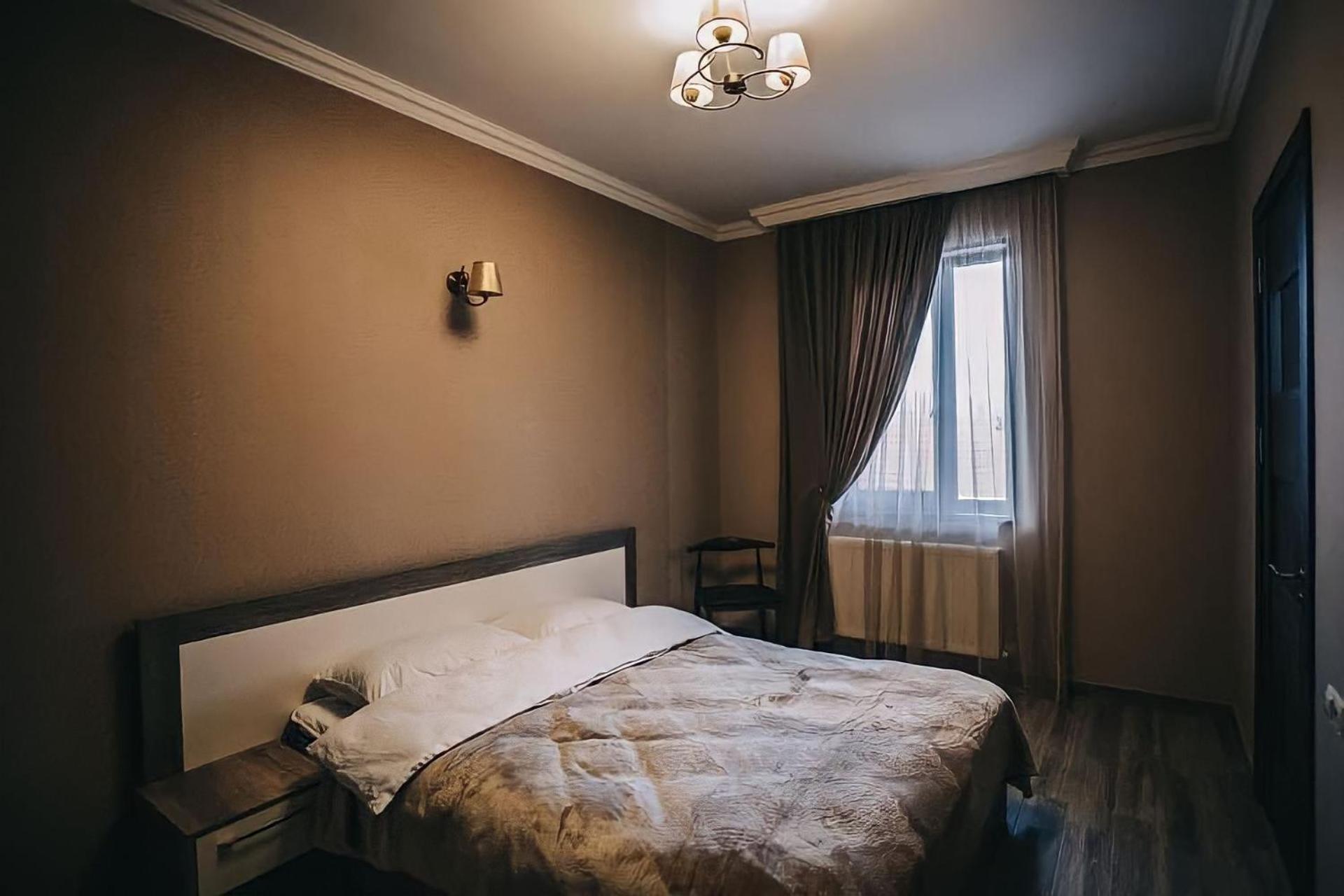 7 Rooms Hotel Tserovani Eksteriør billede